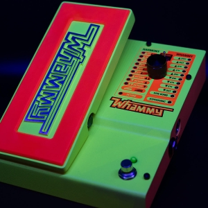 DIGITECH • MonoNeon Artist Signature Whammy WHAMMYMNV-04 • Уами ефект за китара/бас