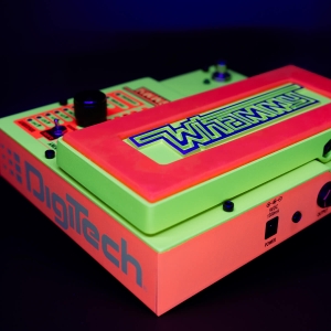DIGITECH • MonoNeon Artist Signature Whammy WHAMMYMNV-04 • Уами ефект за китара/бас